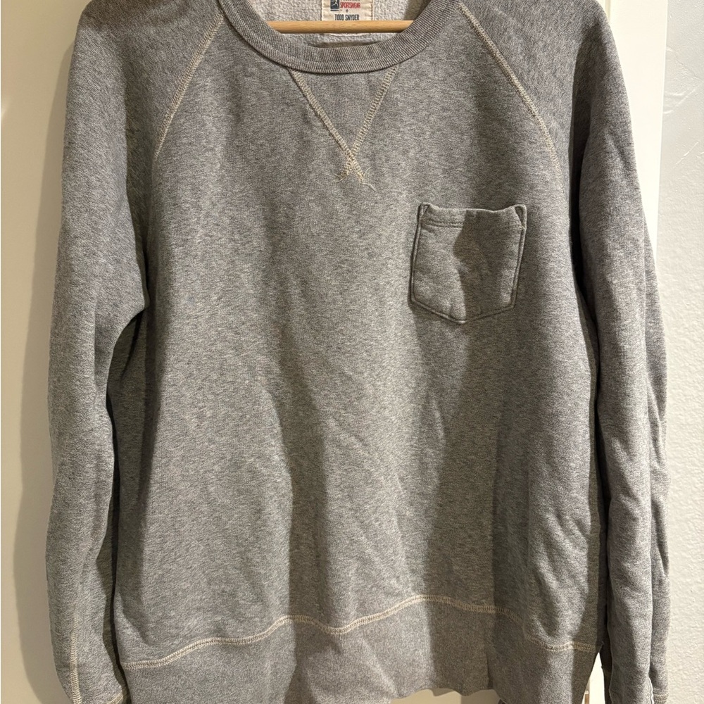 Todd Snyder x Champion Heavyweight Pocket Sweatshirt in Light Grey Mix